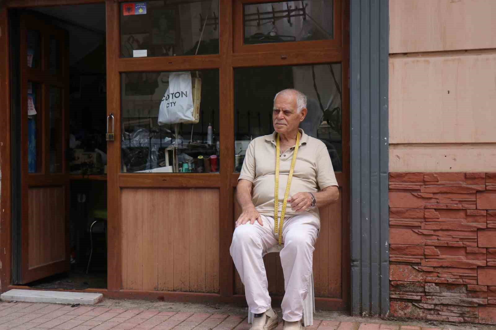 3-metrekarelik-dukkanda-konfeksiyona-direniyor
