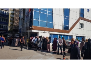 Typ’den Faydalanmak İsteyen Vatandaşlar İşkur’a Akın Etti