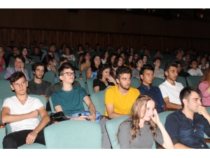 Edebiyat Fakültesi Öğrencilerine Oryantasyon Eğitimi