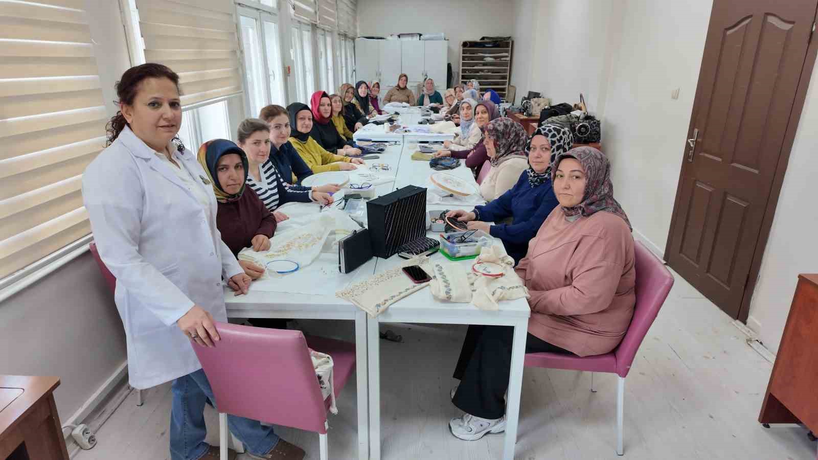 unutulmaya-yuz-tutmus-el-sanatlari-kaymek-te-yeniden-hayat-buluyor