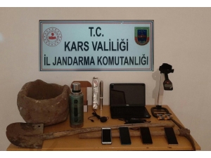 Kars’ta Laptoplu Defineciler Suçüstü Yakalandı
