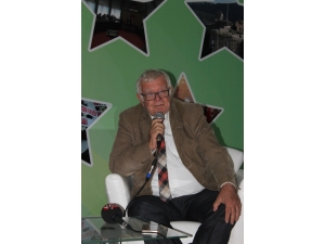 Aydın Ilgaz, “Hababam Sınıfını Okuyun”