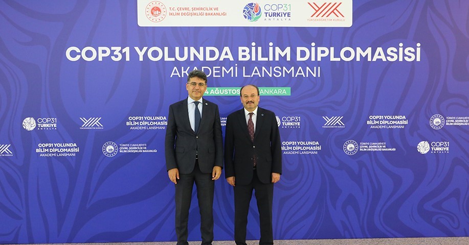 rektor-cakmak-cop31-yolunda-bilim-diplomasisi-akademi-lansmani-programina-katildi