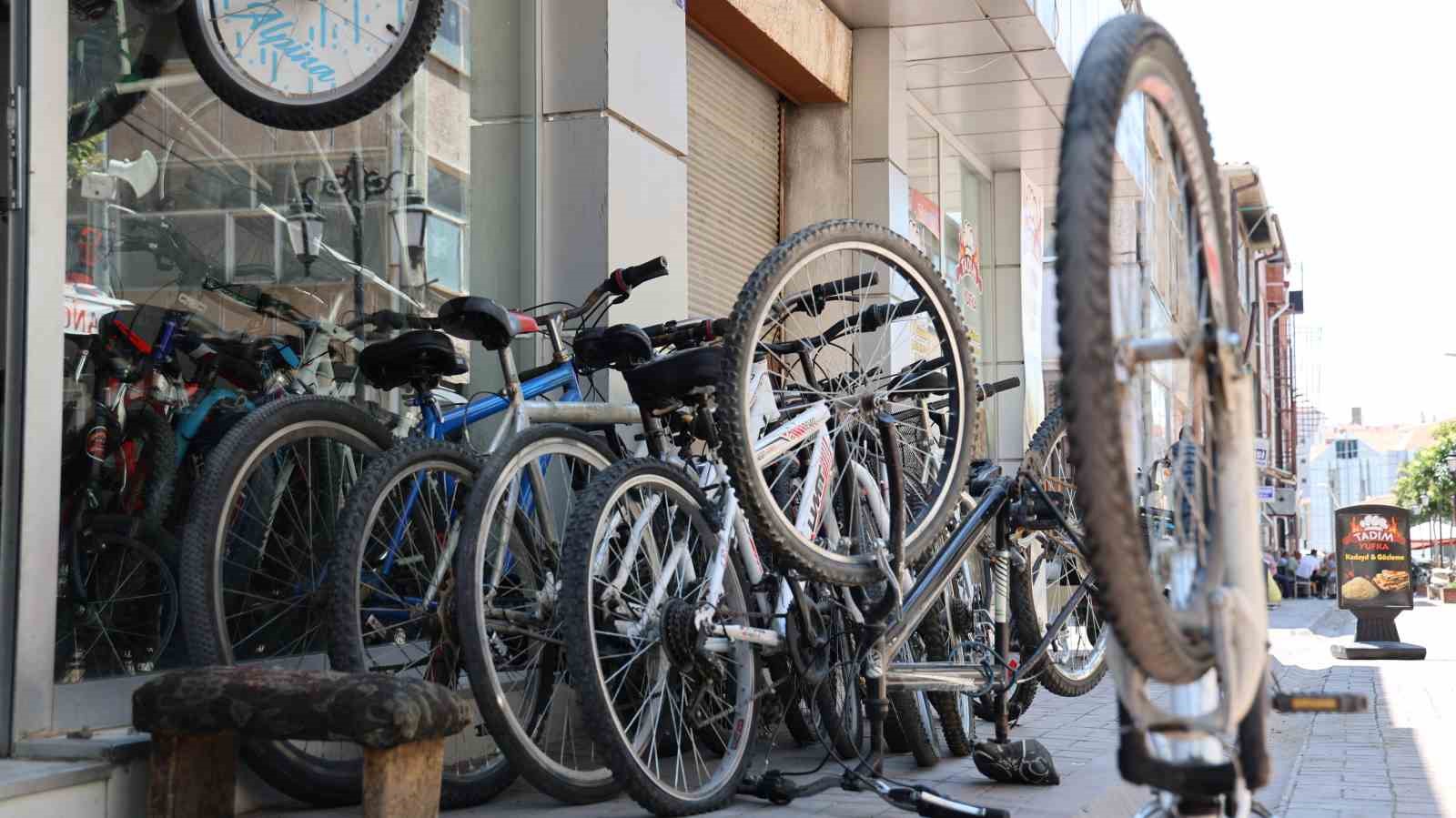kirsehir-de-yaz-sezonu-bisiklet-satis-ve-kiralamalarini-hareketlendirdi