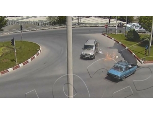 Trafik Kazaları Mobese Kameralarına Yansıdı