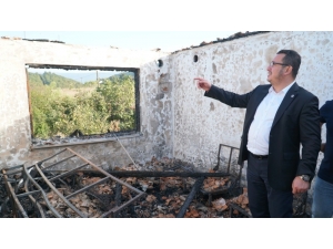 Mustafakemalpaşa’da Çıkan Yangında Ev Küle Döndü