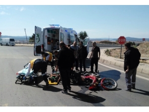 85 Yaşındaki Motosikletli Kazada Yaralandı