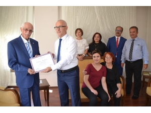 86 Yaşında İkinci Üniversiteden Mezun Oldu