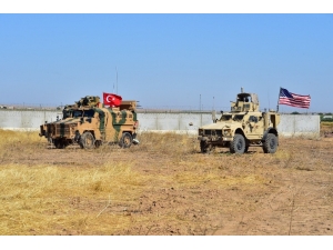 Msb: "Suriye’nin Kuzeyinde, Fırat’ın Doğusunda Güvenli Bölge Tesisi Faaliyetleri Kapsamında; Tsk Ve Abd Personeli, Kara Araçları Ve İha’ların İştirakiyle İkinci Müşterek Kara Devriyesine Akçakale Güneyinde, Suriye Taraf