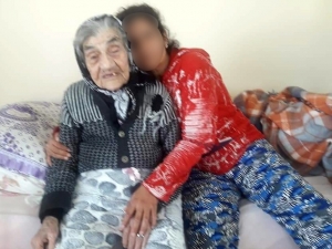 Engelli Kadın Evinde Bıçaklanarak Öldürülmüş Olarak Bulundu