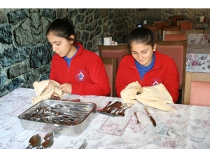 3 Engelli Genç Kız, Engellerini Böyle Aştı