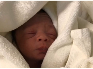 Hastaneye Varmadan Ambulansta Doğdu