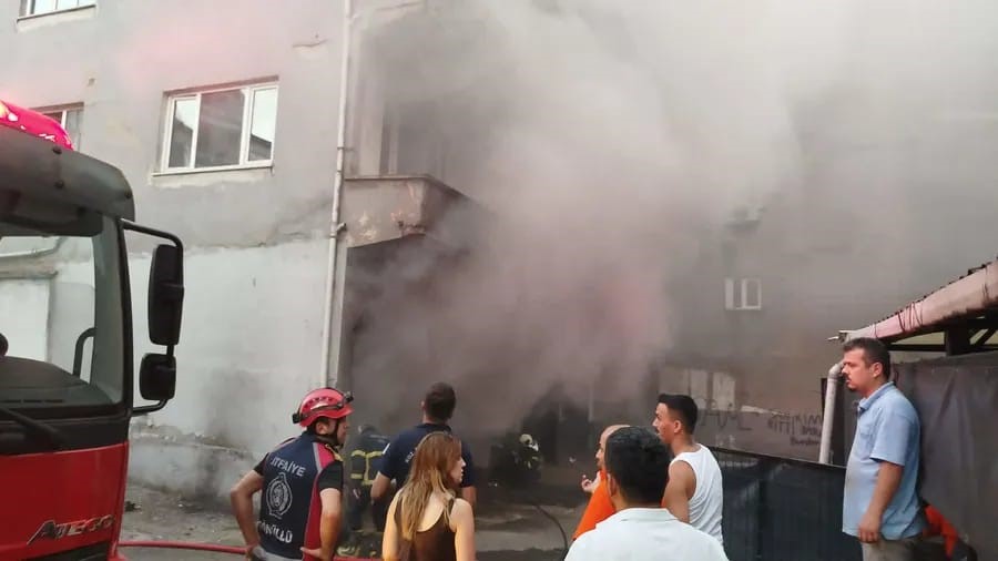 zonguldak-ta-bos-binanin-bodrum-katinda-yangin