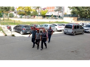 Elektronik Kelepçeli Dolandırıcı Yakalandı