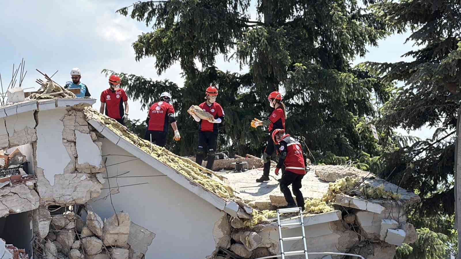 duzce-de-9-ilin-katilimiyla-bolgesel-deprem-tatbikati