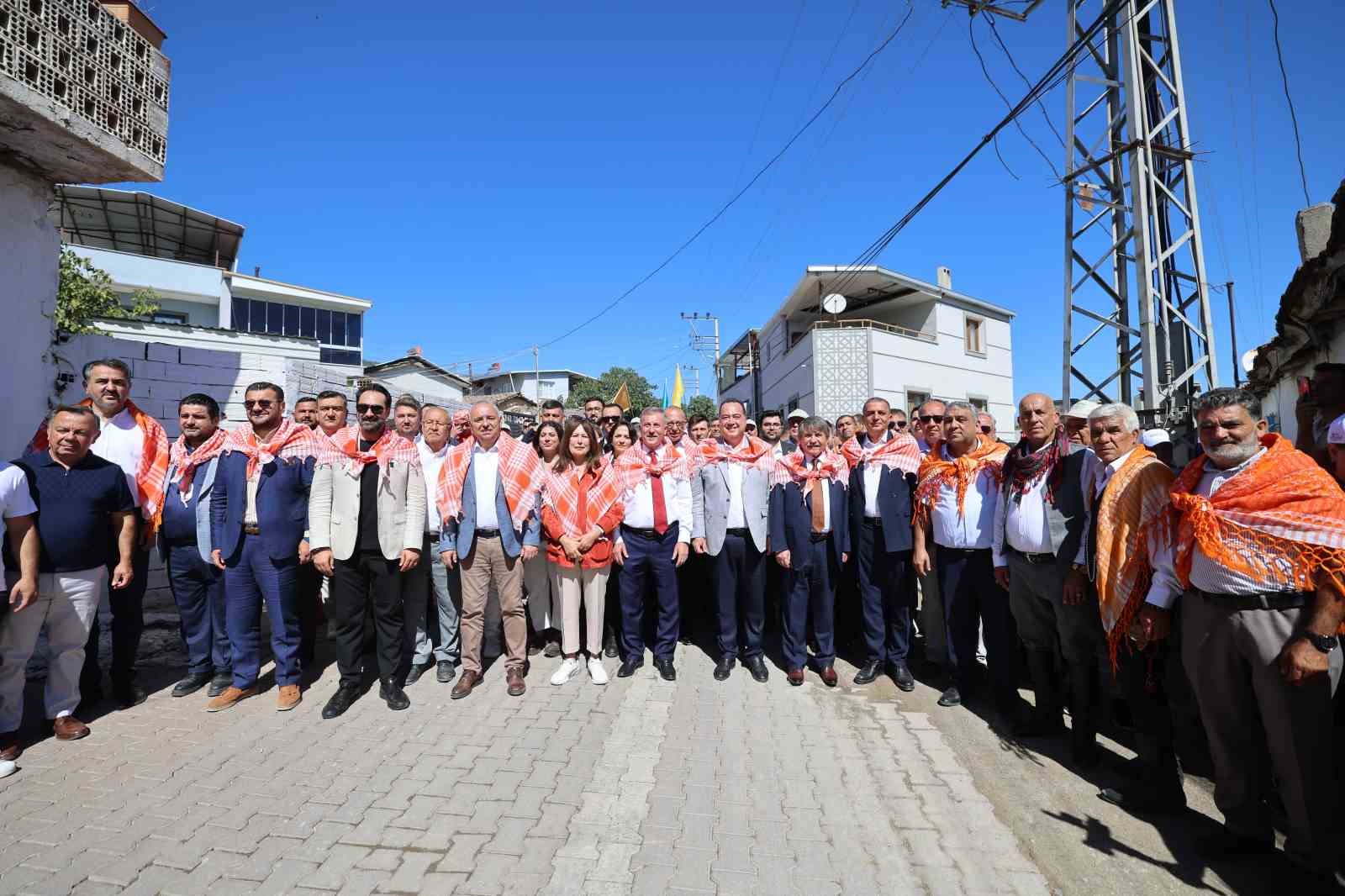 baskan-simsek-bag-bozumu-ve-yoruk-kultur-senligi-ne-katildi