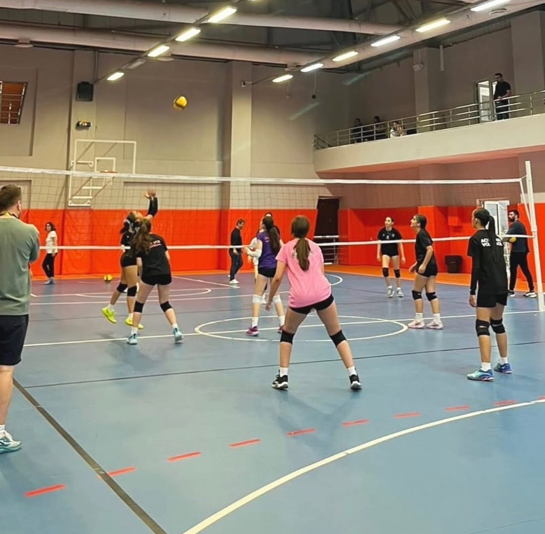 denizli-cok-amacli-spor-salonu-yeniden-sporcularin-hizmetinde