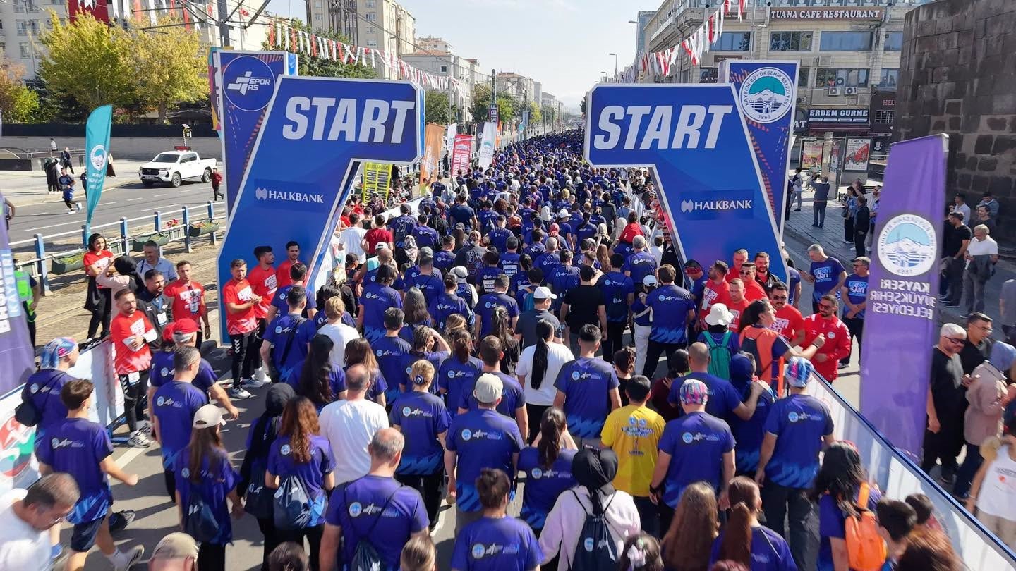 6-uluslararasi-kayseri-yari-maratonu-coskuyla-kosuldu