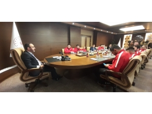 Bakan Kasapoğlu, Güreş Milli Takımı’nı Kabul Etti