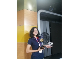 Milli Atletizm Sporcusu Melike Malkoç: "Bayrağımızı Dalgalandırdığım İçin Çok Mutluyum"