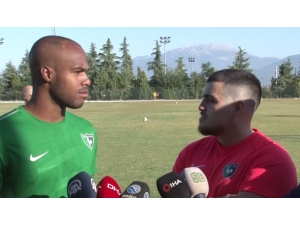 Oscar Estupinan: "Takım Olarak Çok İyi Çalışıyoruz"