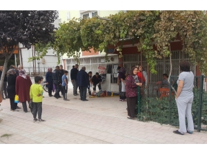 Ölen Annesinin Evine Kimlik Almak İçin Balkondan Girmek İsterken Düşüp Yaralandı