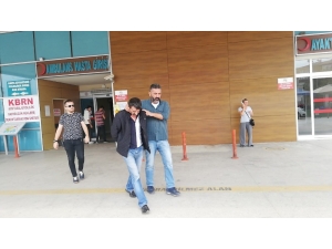 Sevgilisini Sokak Ortasında Bıçaklayan Saldırgan Yakalandı