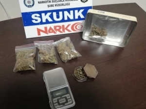 Uyuşturucu Tacirlerine 3 Operasyon