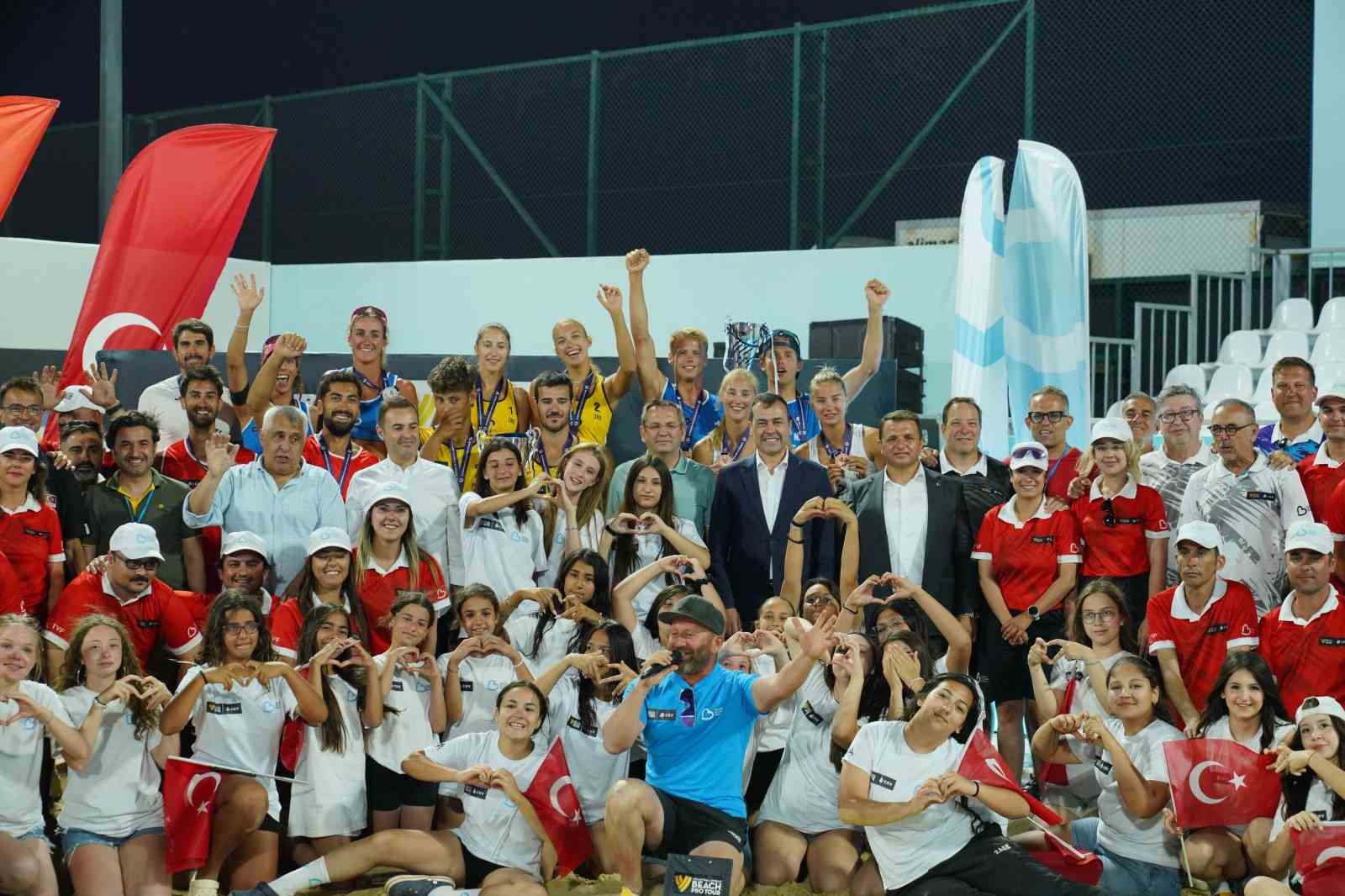 ayvalik-dunya-plaj-voleybolu-heyecanina-ev-sahipligi-yapti