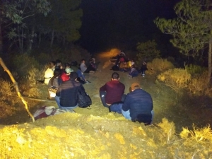 Datça’da Karada Ve Denizde 51 Kaçak Göçmen Yakalandı