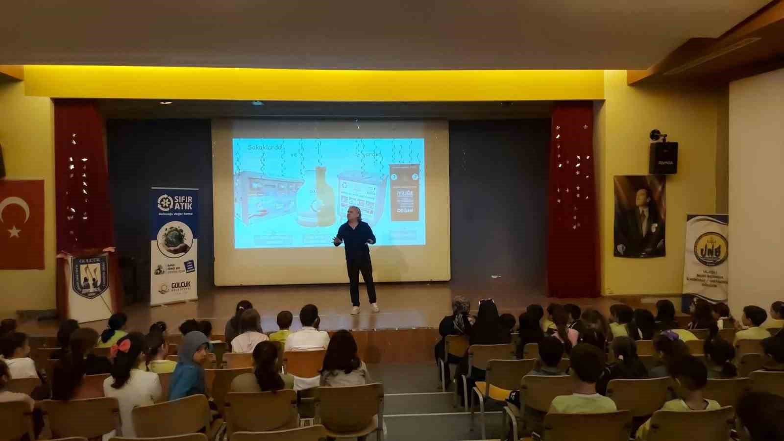 golcuk-te-3-bin-534-ilkokul-ogrencisine-sifir-atik-egitimi-verildi