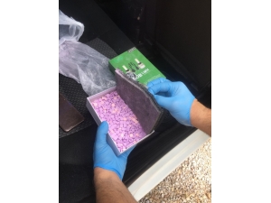 1300 Adet Ecstasy Hap Ele Geçirildi, 2 Kişi Tutuklandı