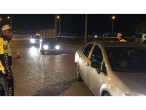 Afyonkarahisar’da Trafik Ekiplerinden Kural İhlali Yapan Sürücülere Ceza