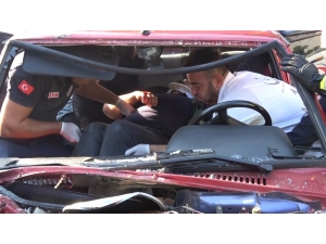 Bursa’da Can Pazarı.. Temizlikçiler Yola Savruldu, Sürücü Sıkıştı