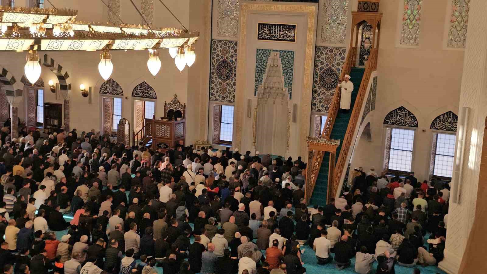 zonguldak-ta-bayram-namazi-kilindi