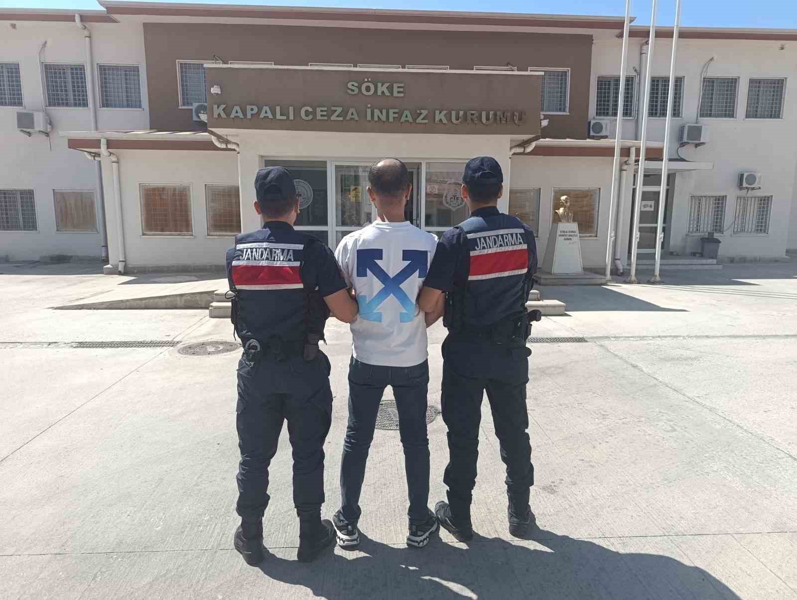kusadasi-nda-11-yil-4-ay-hapis-cezasi-bulunan-hukumlu-yakalandi