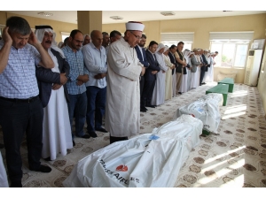 Trafik Kazasında Ölen 4 Kardeş Yan Yana Toprağa Verildi