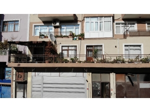 Kartal’da Deprem Sonrası Boşaltılan Bina Havadan Görüntülendi