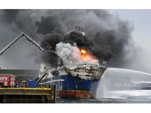 Norveç’te 200 Bin Litre Yakıt Bulunan Rus Gemisi Yandı