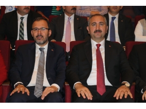 Adalet Bakanı Gül: “Dünyada Küresel Bir Adaletsizlik Var”