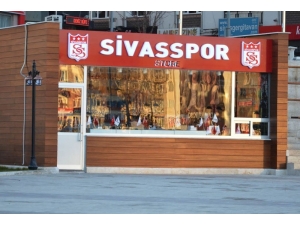 Sivasspor’da Yeni Sezon Formaları Satışta