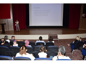 Biga Belediyesi Kreşlerinde Anne-babalara Seminer