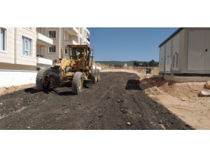 Karaköprü’de Yol Yapım Çalışmaları Sürüyor