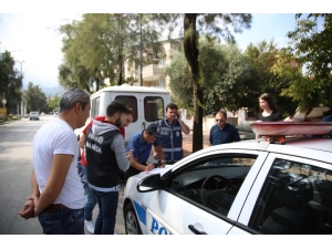 Manisa’da Bir Günde Aracında Sigara İçen 109 Kişiye Ceza