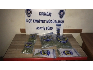 4 Kilo Esrarla Yakalandılar