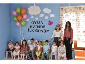 Çocuklar Hem Öğreniyor Hem De Eğleniyorlar