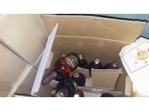 İzmir’deki Operasyonda Onlarca Litre Sahte İçki Ele Geçirildi