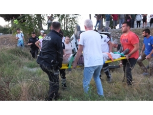 Ters Dönen Araçta Sıkışan Sürücü Güçlükle Çıkarıldı