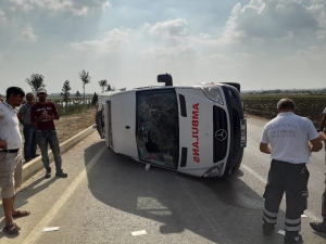 Adana’da Ambulans İle Otomobil Çarpıştı: 1’i Bebek 4 Yaralı