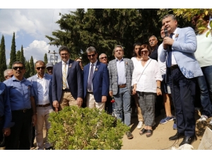 Tuncel Kurtiz Mezarı Başında Anıldı